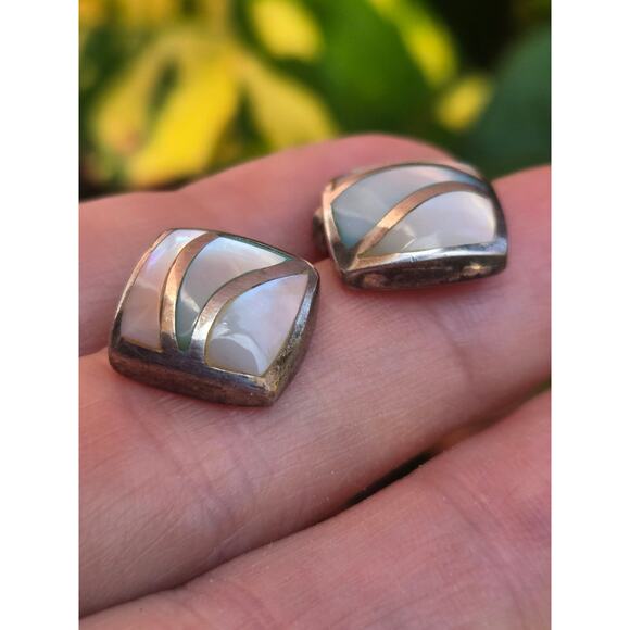 Vintage Sterling Silver & Mother of Pearl Inlay Square Stud Earrings, Modernist - Picture 7 of 8